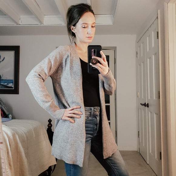 Magaschoni Grey Cardigan Small - Picture 1 of 4